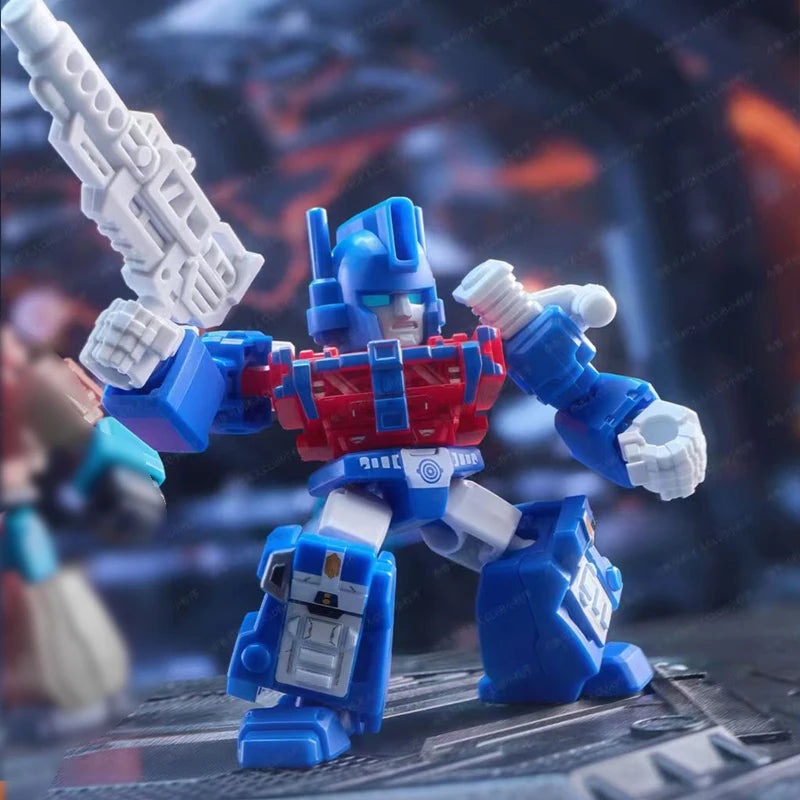 Transformers-Figur Ultra Magnus Blokees Explosion — Gezücktes Schwert im Kampfrauch