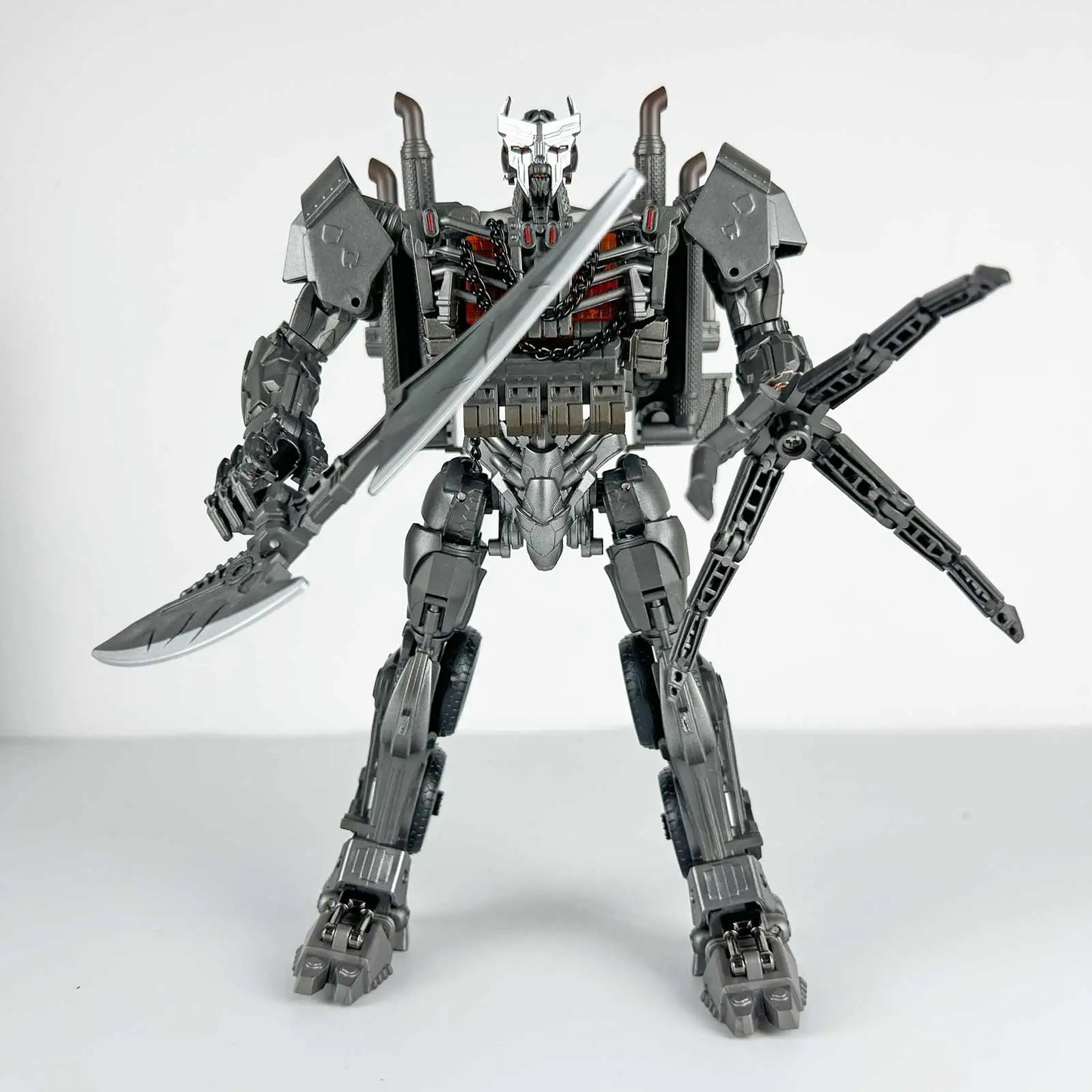 Transformers-Figur Scourge Studio Series 18 cm — Zubehör-Set in Weiß und Grau