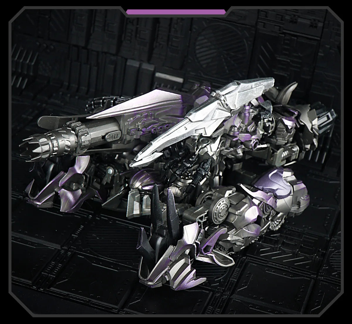 Transformers-Figur Shockwave Shockblast — Roboter im Kinostil mit roter LED-Auge