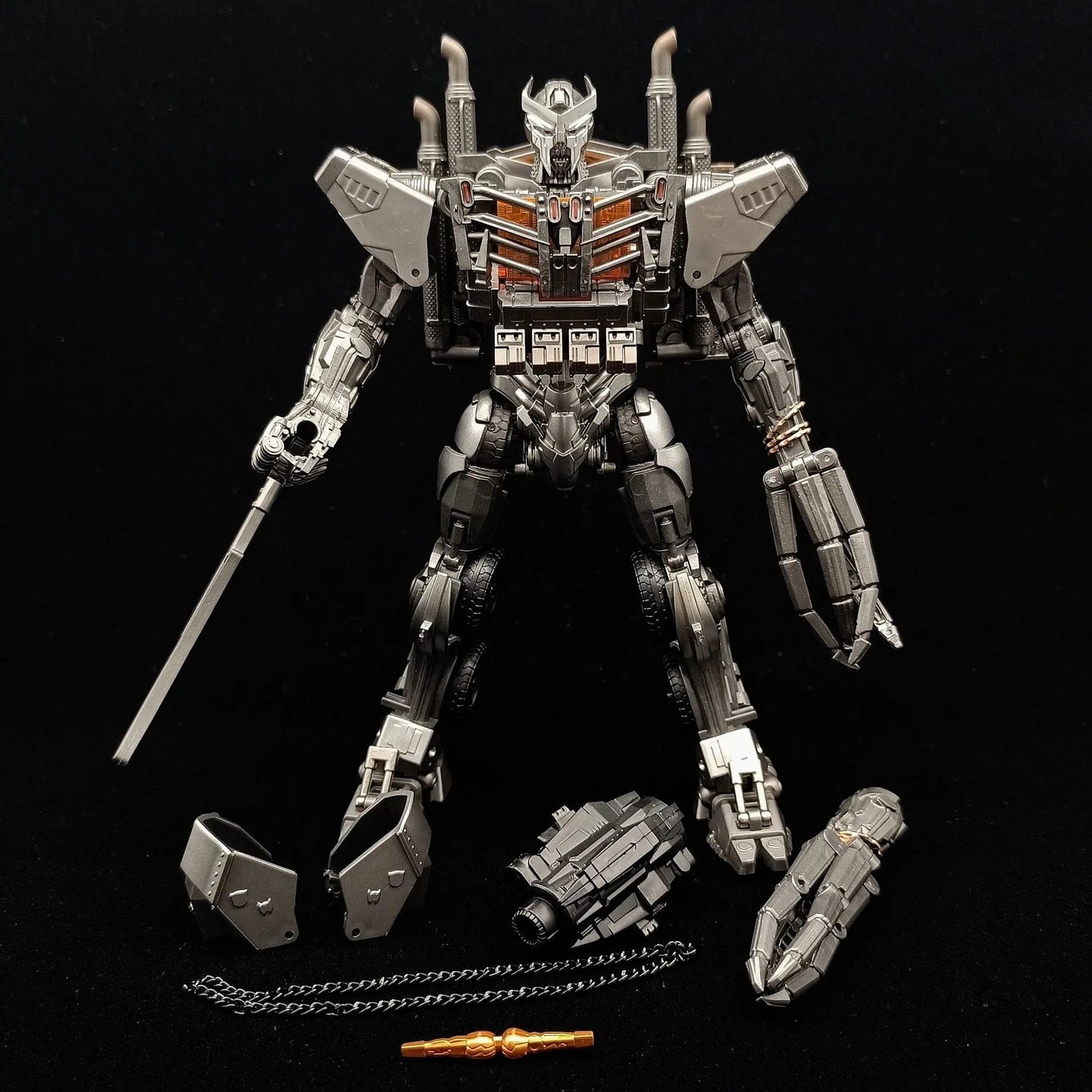 Transformers-Figur Scourge mit Schwert im Mondlicht TW1031 — Verchromter Kampfmodus als Sattelzug