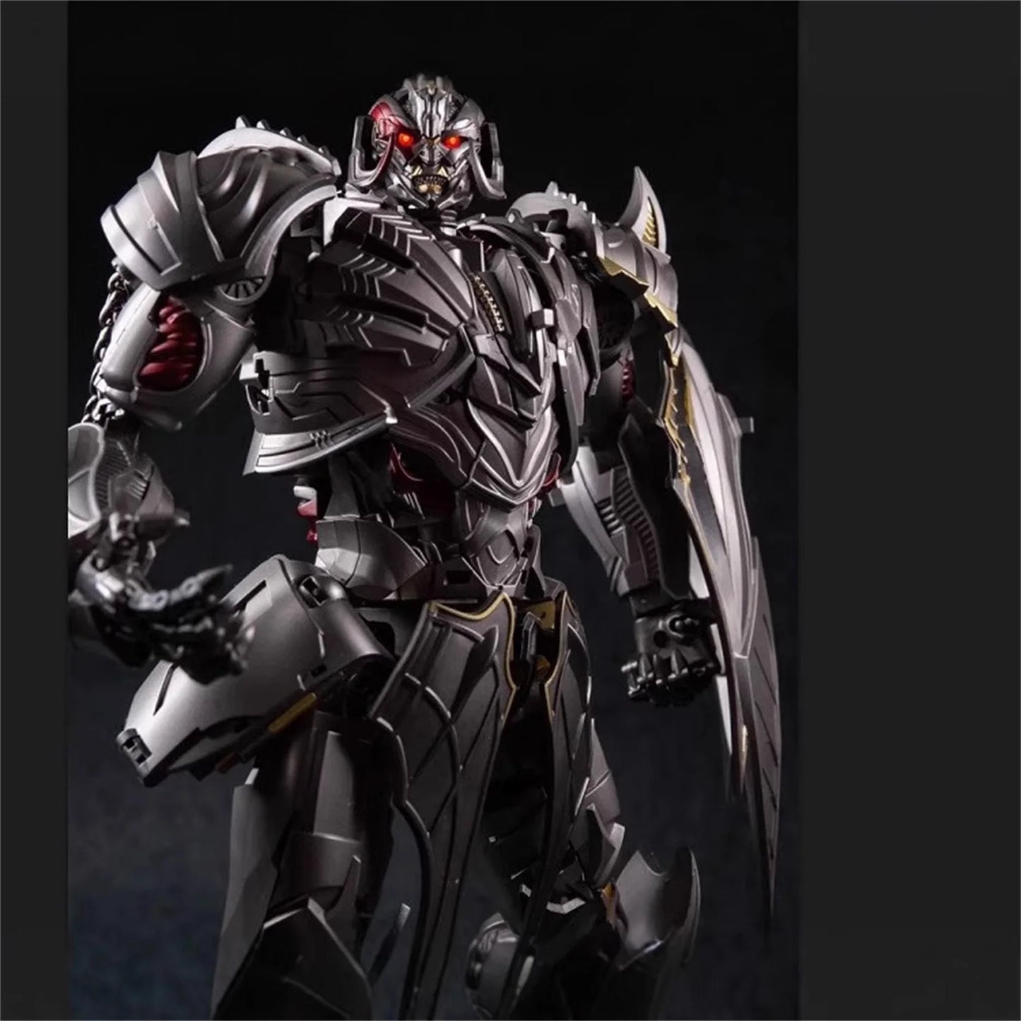Transformers-Figur Galvatron BS02 — Verchromter geflügelter Drache, Bestienversion