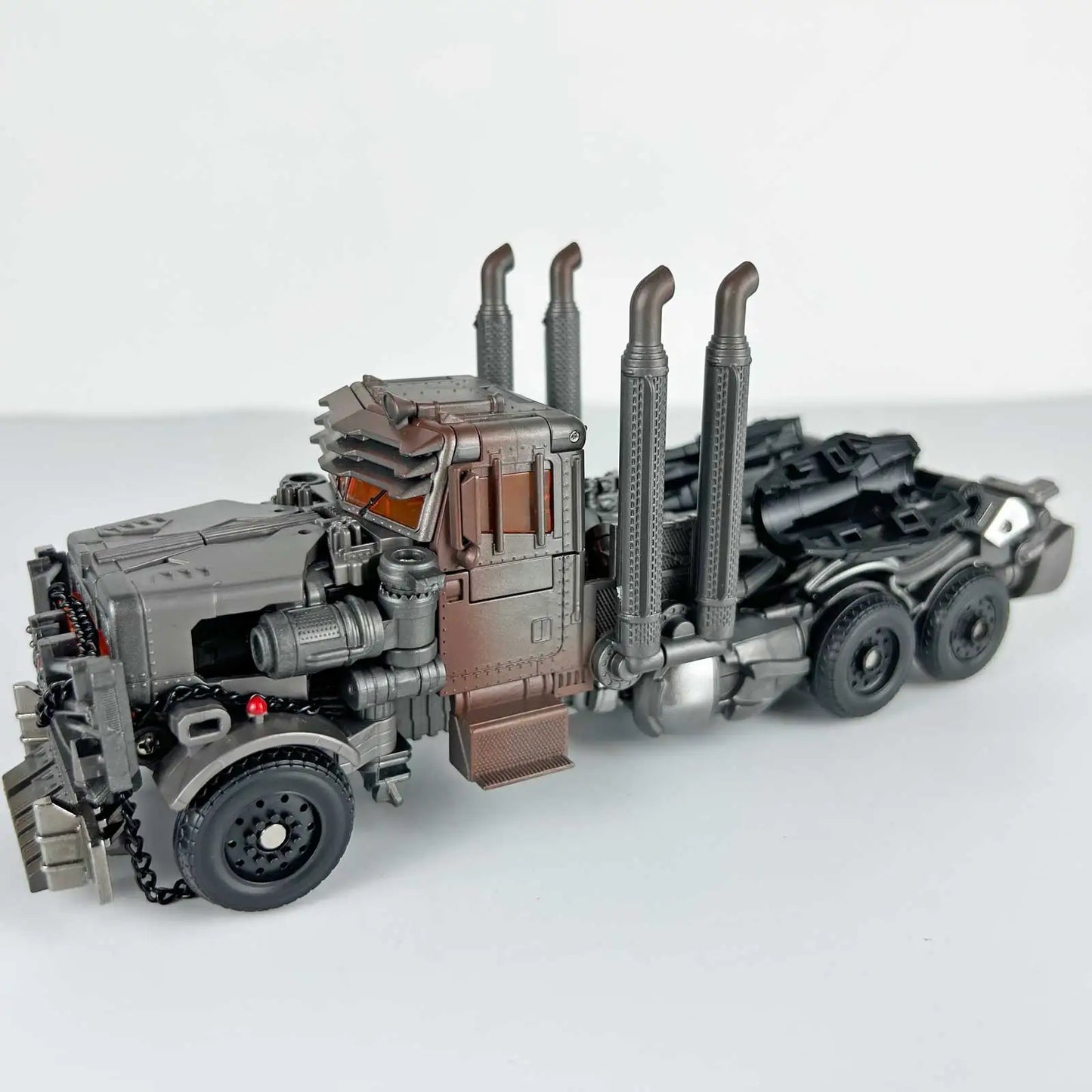 Transformers-Figur Scourge im Bestienmodus TW1031 — Verchromter Vierbeiner mit vollständigem Zubehör