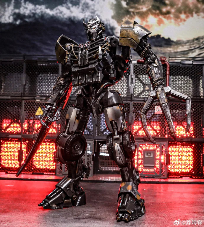 Transformers-Figur Scourge mit goldener Patina — Detaillierte Büste in rostiger Ausführung